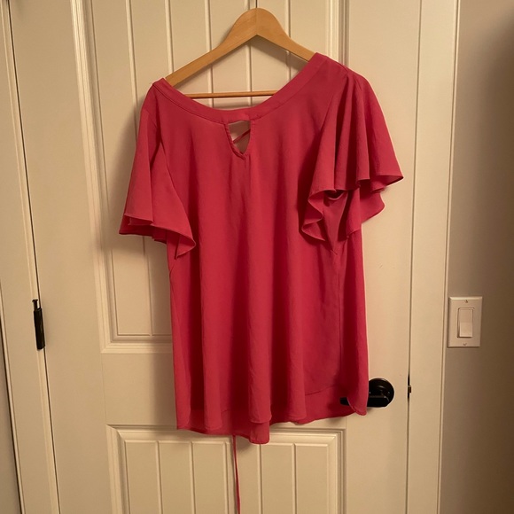 Pink top - Picture 2 of 5